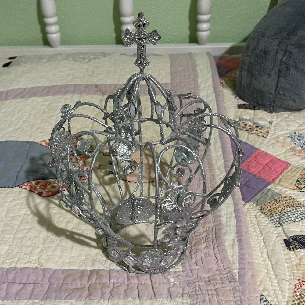 SILVER TIARA DECORATION